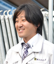 山近 央使